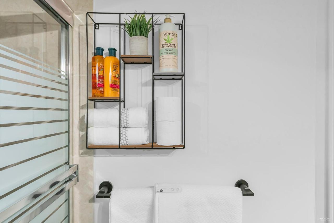 1-Br Condo In Downtown Coal Harbour With Parking And City Views Ванкувър Екстериор снимка