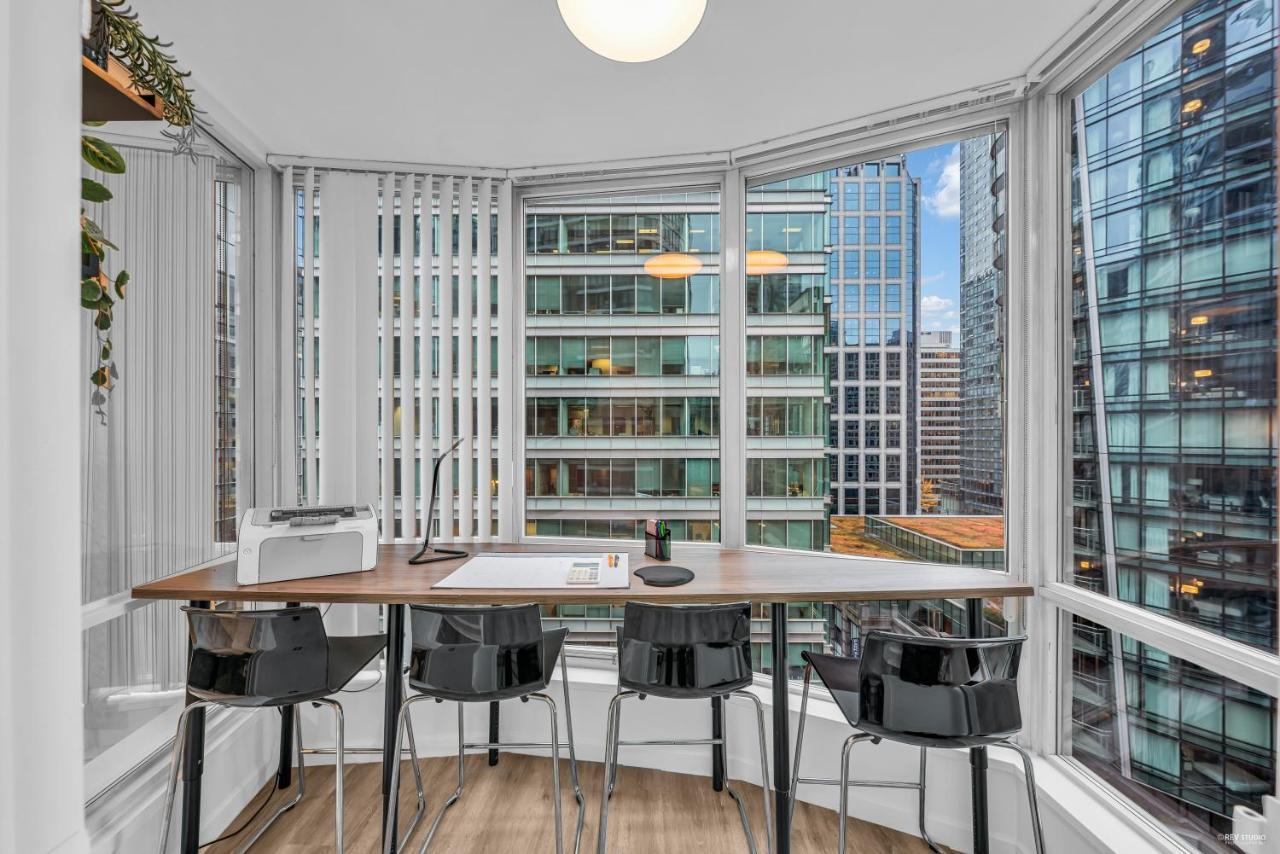 1-Br Condo In Downtown Coal Harbour With Parking And City Views Ванкувър Екстериор снимка